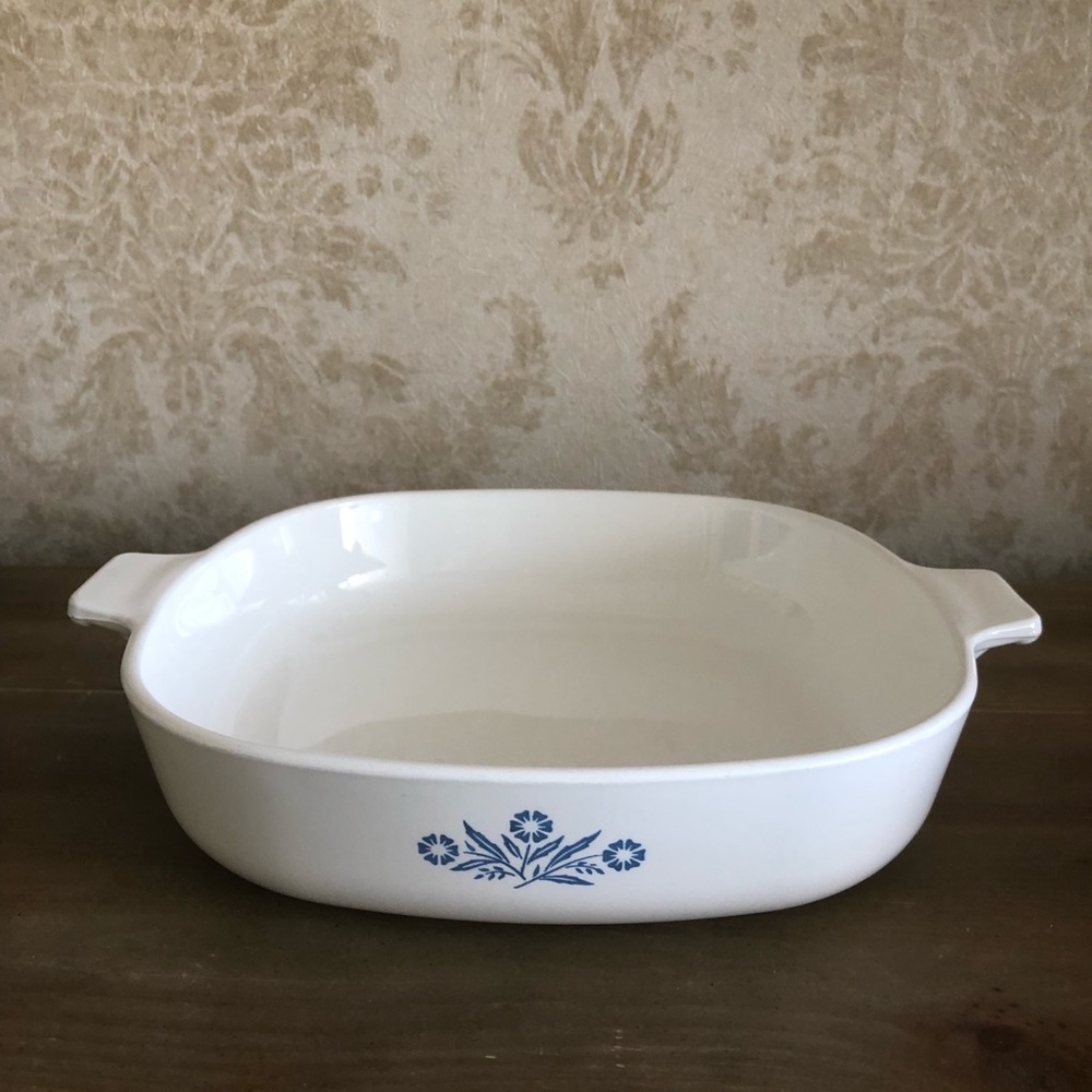 Vintage Corning ware blue cornflower casserole dish